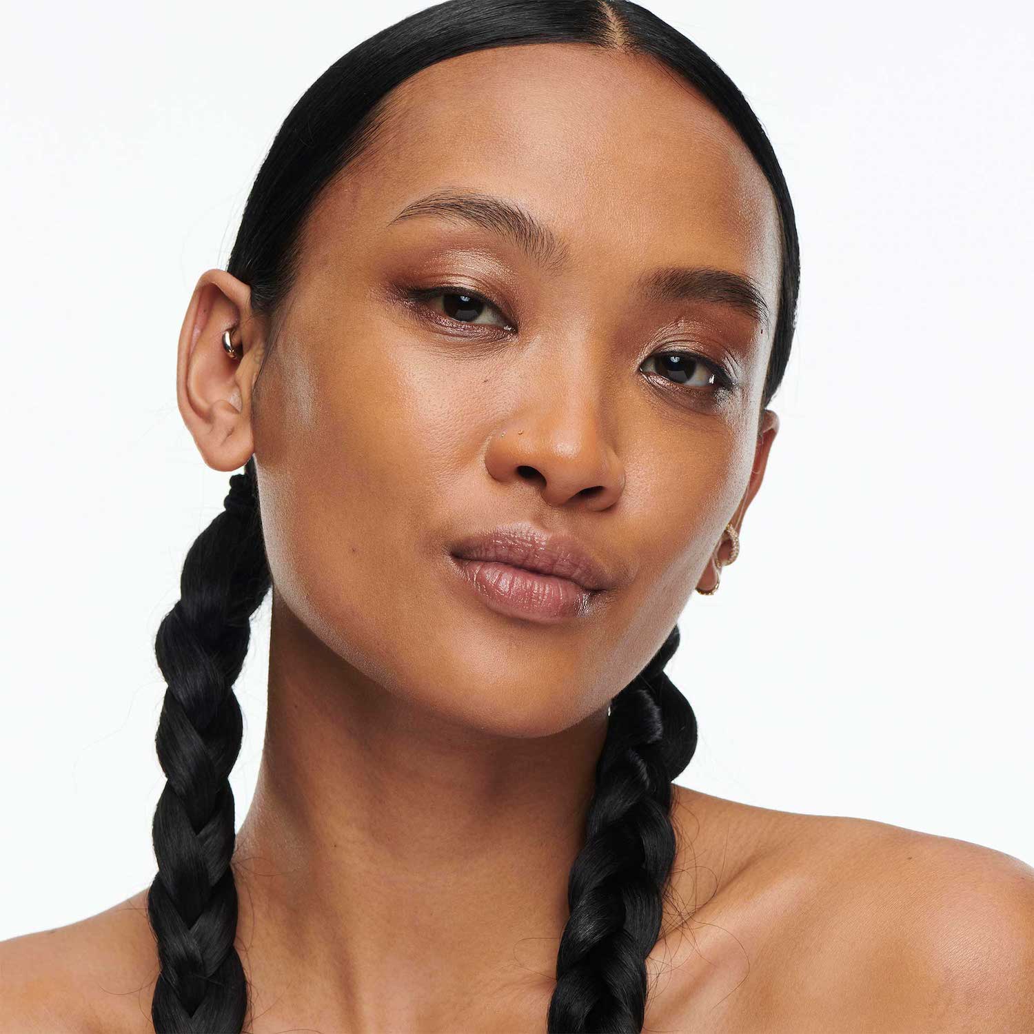 STUDIO RADIANCE SERUM-POWERED (BASE DE MAQUILLAJE PARA ROSTRO)